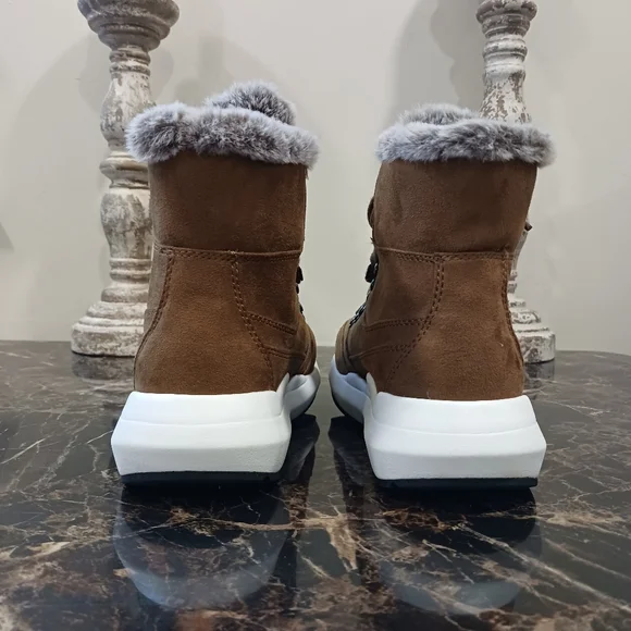 J-Lo Jennifer Lopez Gerard Faux-Fur Hiking Booties/Shoes Size 7 for Women - Picture 5 of 9